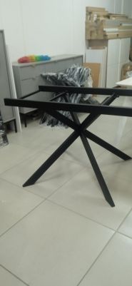 Джон Галоян, зварювальний цех фото