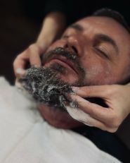 Goliath Barber & Barista, чоловіча перукарня фото