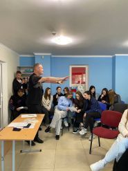 Enjoy, курсы иностранных языков и бюро переводов фото