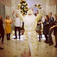 Ведучий Денис Піменов фото