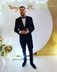 Ведущий Дмитрий Калашников фото