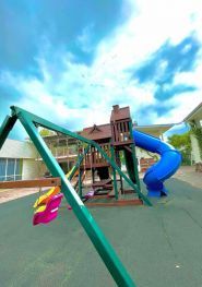 Левада, база відпочинку фото