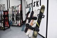 Логотип Just Ski, прокат лыжного снаряжения г. Винница