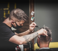 True Barbershop, чоловіча перукарня фото