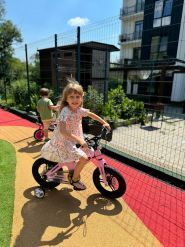 Освітній простір Монтессорі, дитячий садок «Pink Tower» та приватна школа «Montessori Mind» фото