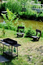 Будинки для відпочинку в зеленій садовій зоні фото