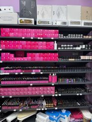 Divine, магазин косметики та парфумерії фото