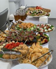 Голодний Василь, сімейна їдальня фото