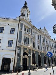 Черновицкая областная универсальная научная библиотека им. Михаила Ивасюка фото