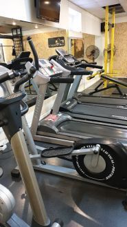 LeoGym, тренажерний зал фото