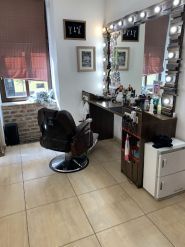 Fat Tony's Barbershop, чоловіча перукарня фото