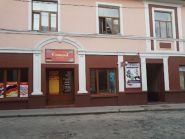 Комод, магазин одягу фото