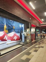 New Balance, магазин спорттоварів фото