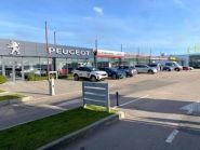 Ньютон, дилерський центр Peugeot фото