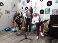 На гребне волны, продюсерский центр фото