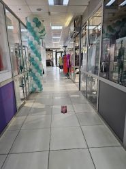 Жовтень, торговий центр фото