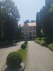 Івано-Франківський базовий медичний коледж фото