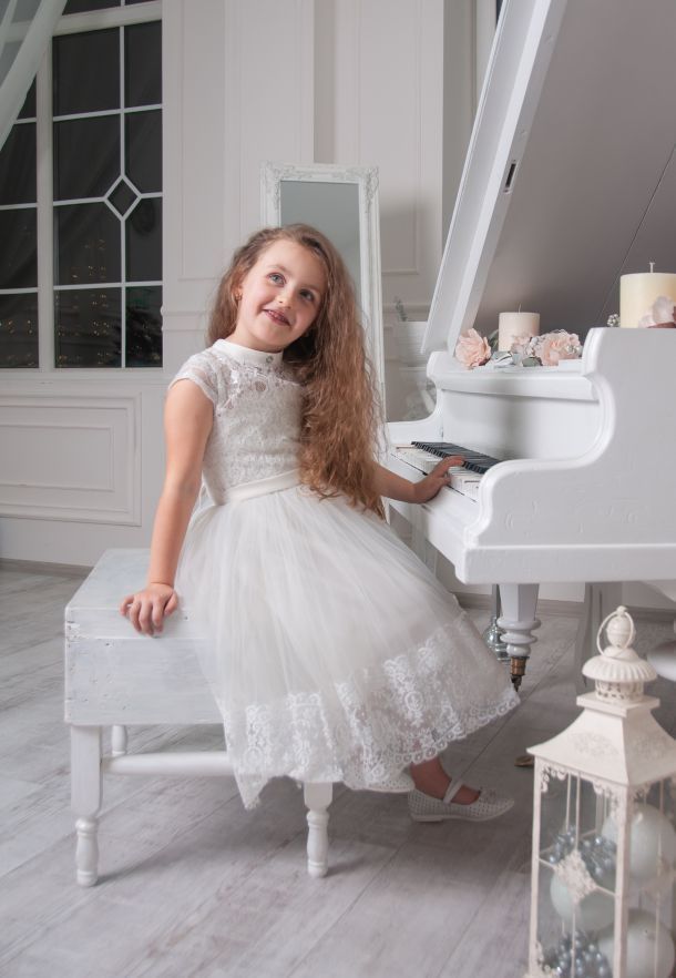 Відгуки про “Дотик янгола, салон-перукарня & прокат суконь” - фото 1