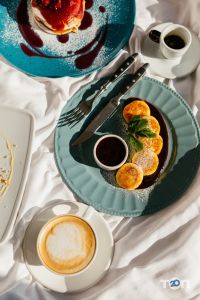 Готелі, хостели Rivoli Hotel фото