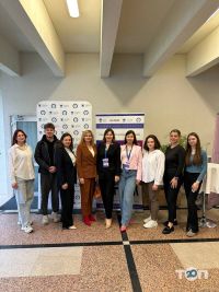 Чернівецький фінансово-юридичний інститут Чернівці фото