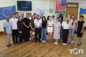 Университет таможенного дела и финансов Днепр фото