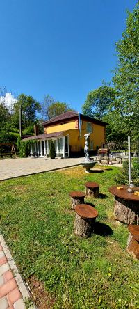 компанія Будинку для відпочинку в зеленій садовій зон фото