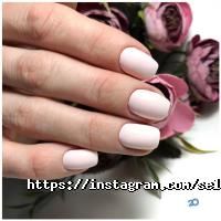 Selfie nail club, нігтьова студія фото