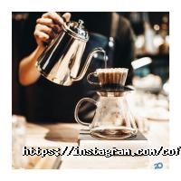 Кав'ярні та кондитерські CoffeeDoor Brewbar & Coffeeshop фото