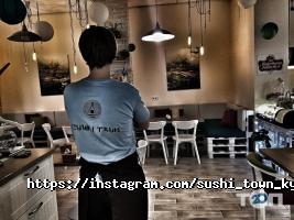 Доставка піци, суші та обідів Суші Таун фото
