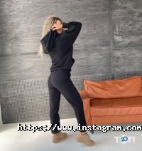 Магазини одягу та взуття Модерн фото