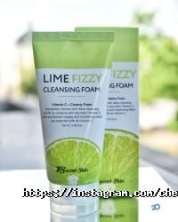 Магазини косметики та парфюмерії Червона помада фото