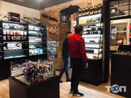 AirHub Store, магазин авіаційних сувенірів, фото