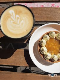 Кав'ярні та кондитерські Black Bull Coffee фото