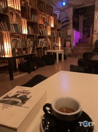 Кофейни и кондитерские Paliturka - Coffee&Books фото