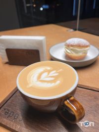 Кофейни и кондитерские Code coffee фото