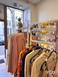 Магазини одягу та взуття Ажур фото