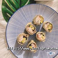 Доставка піци, суші та обідів Wok фото