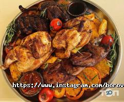 Готелі, хостели Боровик фото