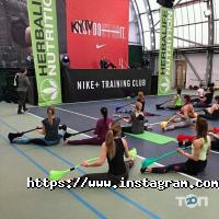 Спортивний одяг та інвентар FitnesSolution фото