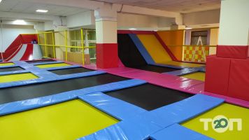 компанія Бухта пригод фото