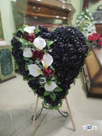 Прощальный букет, ритуальные товары и организация погребений - фото 10