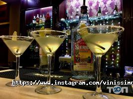 Vinissimo, ресторан з караоке фото