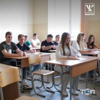Деснянський інститут Президентського університету Київ фото