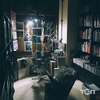 Книжный магазин фото