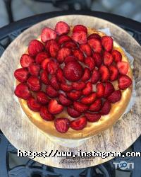 Винотека Бриошь, виномаркет & кондитерская фото