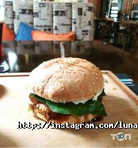 Luna Bar & Grill, гриль-бар фото