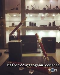 Магазини одягу та взуття Respect фото