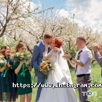 Белая орхидея, свадебный салон фото