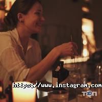 Benjamin wine and bar, винний бар фото