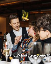 White, винний бар фото